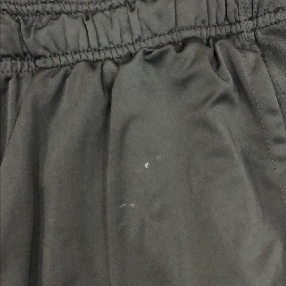 Nike Men’s Gray and Black Athletic Shorts Size M - Picture 2 of 6